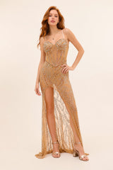 Robe longue femme en tulle cristalline et brillante, avec strass, buste corset, fines bretelles et fente haute, par Dressie Dress