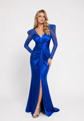 Robe de soirée longue en satin stretch avec décolleté en V, manches en tulle, drapé croisé à la taille et fente avant, Dressie Dress