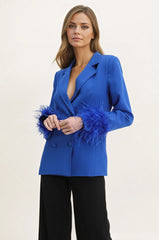 Femme Veste blazer croisée cintrée à col tailleur - décolleté V profond et poignets à plumes | Dressie Dress - Dressie Dress