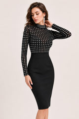 Robe bandage mi-longue moulante Dressie Dress avec haut en résille transparente et détails en clous scintillants.