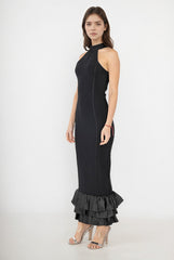 Robe bandage longue noire col montant épaules dégagées coupe sirène à volants | Dressie Dress