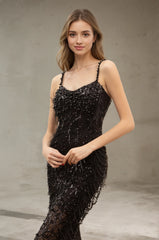 Femme Robe de fête longue en tulle brodé de sequins avec chaînes de perles et fente dos – Robe brillante | Dressie Dress