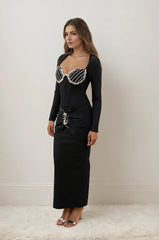 Figurbetontes Bandagenkleid für Damen mit langen Ärmeln, Strass-Herzausschnitt, Raffungen in der Taille und zentralem Schmuckstein – Elegantes Kleid | Dressie Dress