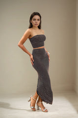 Ensemble de fête 2 pièces top bandeau entièrement strassé & jupe longue fendue taille haute | Dressie Dress