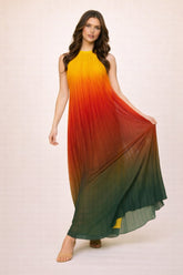 Robe longue imprimée dégradée pour femme, encolure halter, épaules dégagées, coupe plissée ample, marque Dressie Dress.