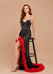 Femme Robe longue sirène cristalline à bretelles, décolleté cœur avec tulle illusion en V, coupe gainante extensible, fente et traîne volantée – Robes brillantes pour gala invitée de mariage