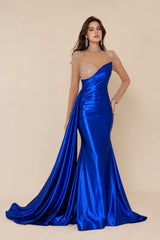 Robes de soirée longue sirène gainante avec col montant et manches longues en tulle illusion strassé buste asymétrique en satin et drapé à la taille avec pan traînant | Dressie Dress