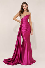 Robes de soirée longue sirène gainante avec col montant et manches longues en tulle illusion strassé buste asymétrique en satin et drapé à la taille avec pan traînant | Dressie Dress