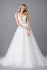 Robe de mariée Dressie Dress à fines bretelles, décolleté plongeant en tulle illusion dentelle florale et jupe aérienne avec traîne