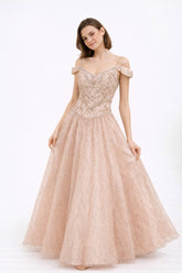 Robes de soirée princesse en tulle jacquard pailleté décolleté cœur épaules dénudées avec fines bretelles corsage brodé perlé jupe ample longue | Dressie Dress