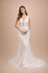 Mariée Robe de mariage sirène avec décolleté plongeant en tulle illusion appliqués floraux 3D et dos V | Dressie Dress - Dressie Dress