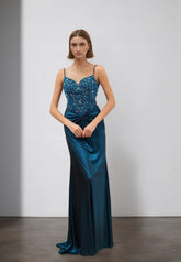 Femme Robes de soirée sirène à fines bretelles et décolleté V corsage entièrement orné de perles/strass drapé croisé à la taille | Dressie Dress - Dressie Dress
