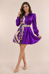 Robe courte chemise satinée avec imprimé contrasté, manches longues bouffantes et ceinture bijou, élégante robe Dressie Dress.