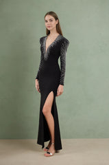 Femme Robe de soirée longue avec décolleté profond manches incrustées de strass épaules structurées et fente haute | Dressie Dress