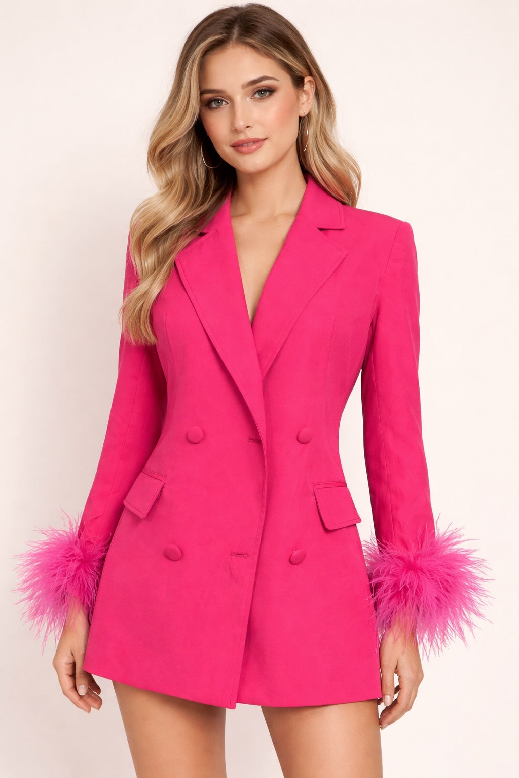 Veste blazer croisée cintrée pour femme, col tailleur avec décolleté en V profond et poignets à plumes, Dressie Dress.
