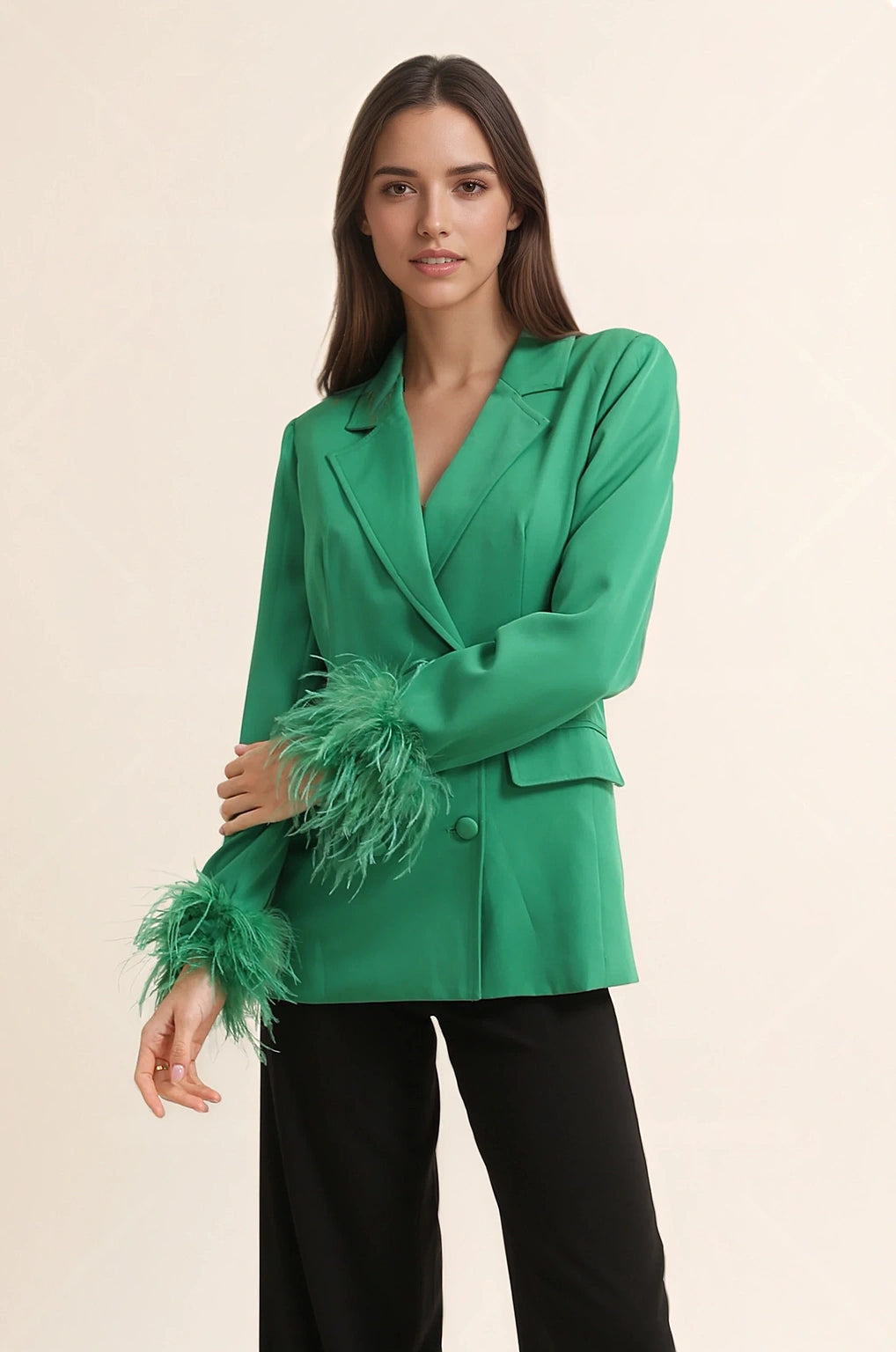 Femme Veste blazer croisée cintrée à col tailleur - décolleté V profond et poignets à plumes | Dressie Dress - Dressie Dress