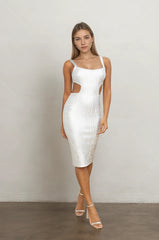 Robe bandage mi-longue à bretelles larges encolure carrée et découpes taille – Finition métallisée | Dressie Dress