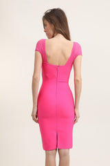 Robe fourreau bandage à décolleté cœur haut drapé en tulle et taille gainante – Look chic & sexy | Dressie Dress