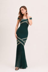 Robe bandage longue sirène à épaules dénudées avec bandes croisées décoratives, en vert, par Dressie Dress.