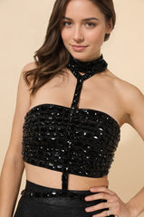 Top bandeau noir bustier texturé orné de pierres relié à un col halter | Dressie Dress