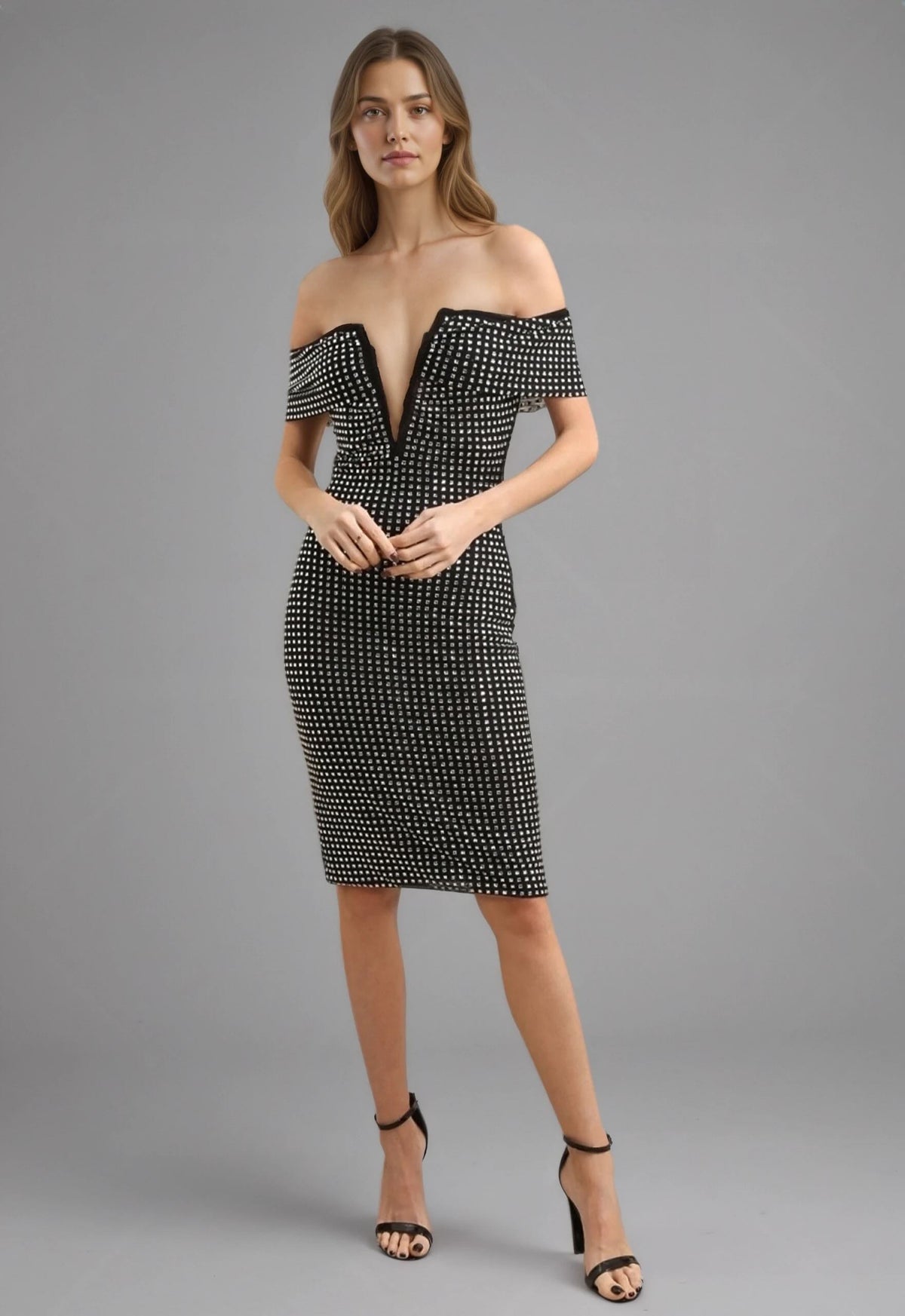 Femme Robe moulante midi épaules dénudées avec profond décolleté V et strass carrés all-over – Robe cristalline brillante | Dressie Dress