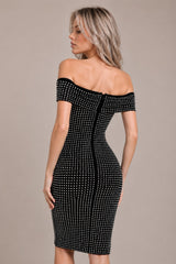 Femme Robe moulante midi épaules dénudées avec profond décolleté V et strass carrés all-over – Robe cristalline brillante | Dressie Dress