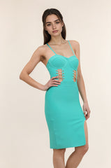 Robe bandage midi moulante bustier à lacets chaîne métal et fente devant | Dressie Dress