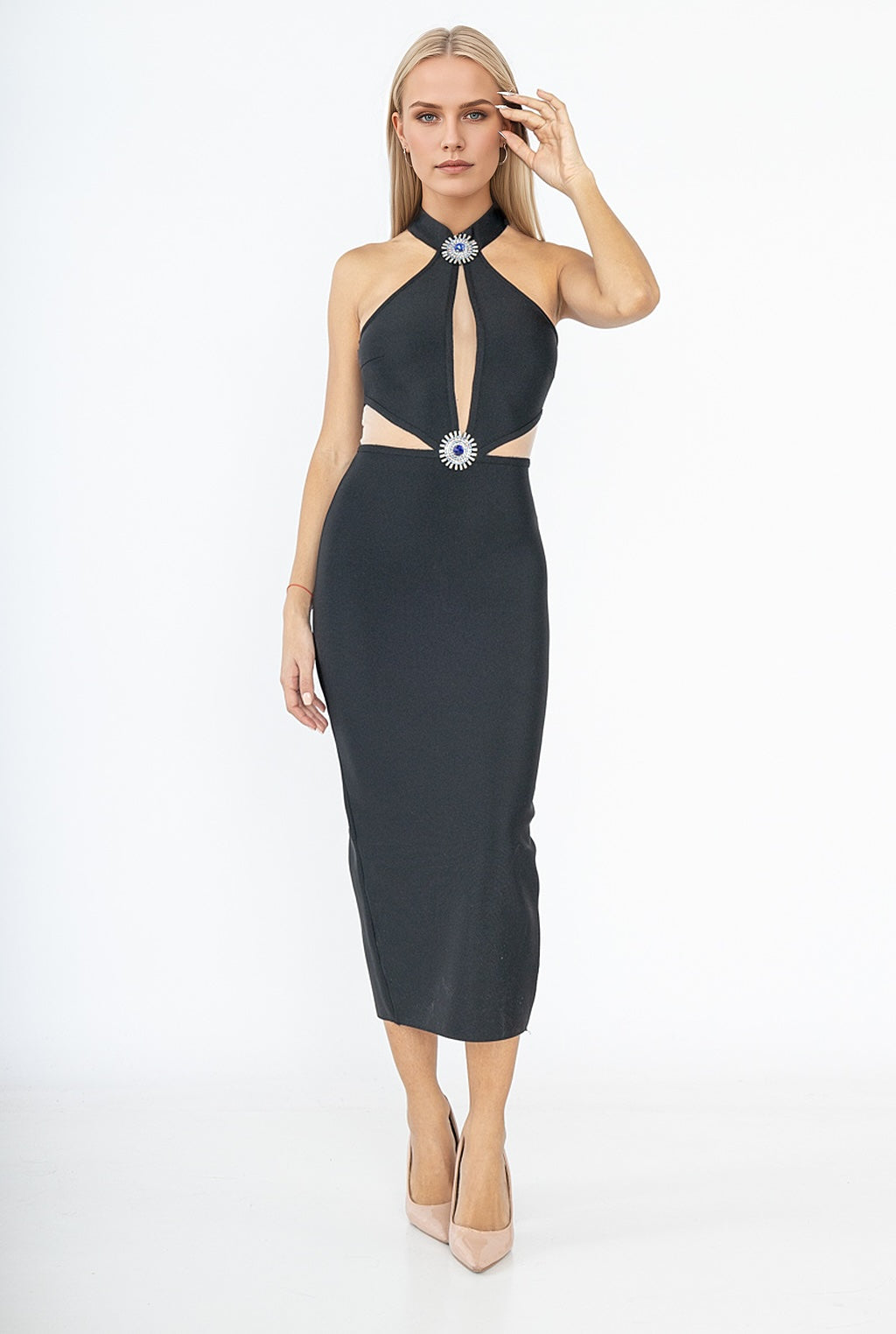 Robe midi bandage avec col tour de cou profonde ouverture en tulle et découpes latérales ornée de médaillons strass | Dressie Dress