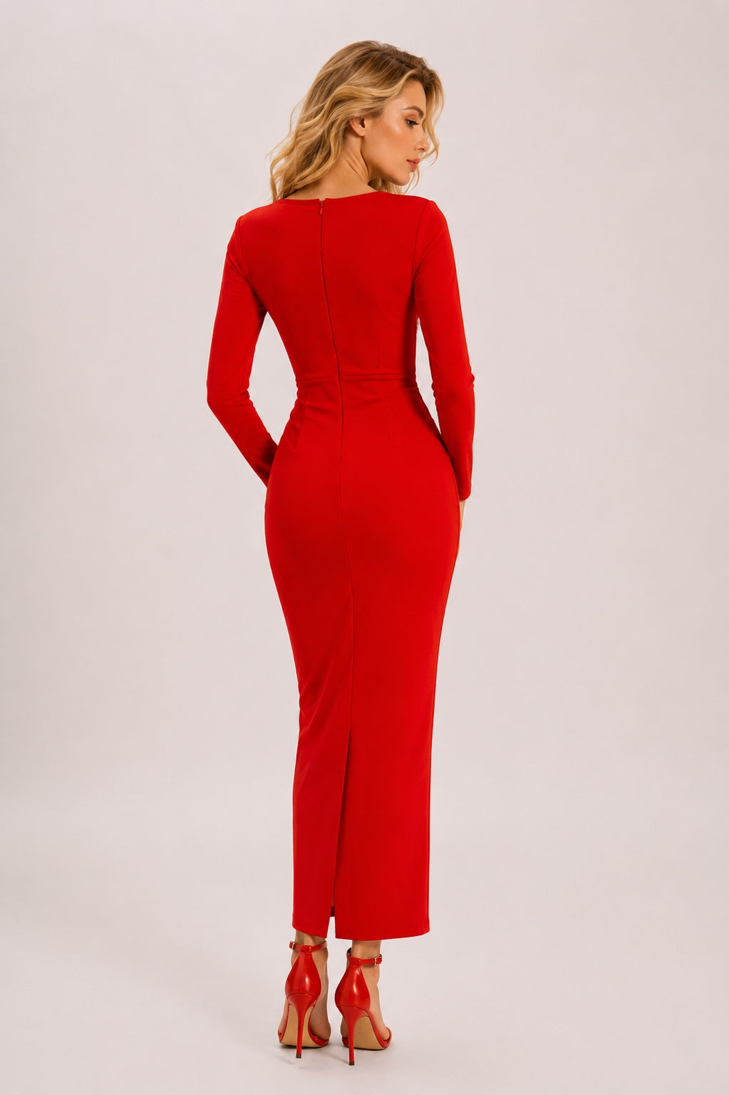 Robe femme moulante à manches longues, avec bonnets cœur strassés, fronces à la taille et bijou central, élégante Dressie Dress