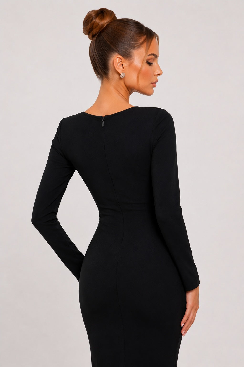 Robe bandage noire pour femme, moulante à manches longues, avec cœur strassé, fronces à la taille et bijou central, élégante Dressie Dress