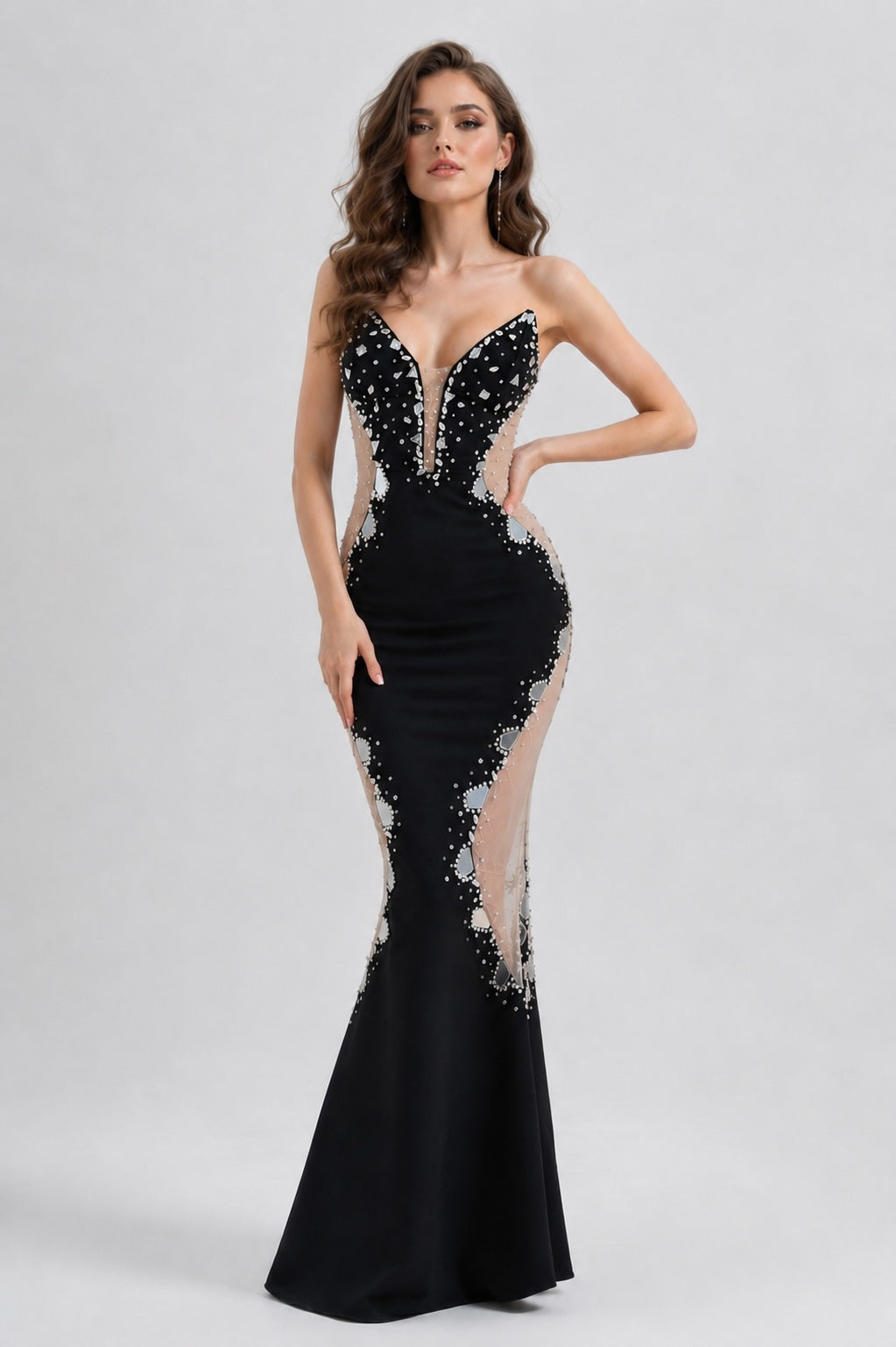 Robe longue sirène pour femme Dressie Dress en tulle illusion avec bustier décolleté cœur, découpes côtés et strass.
