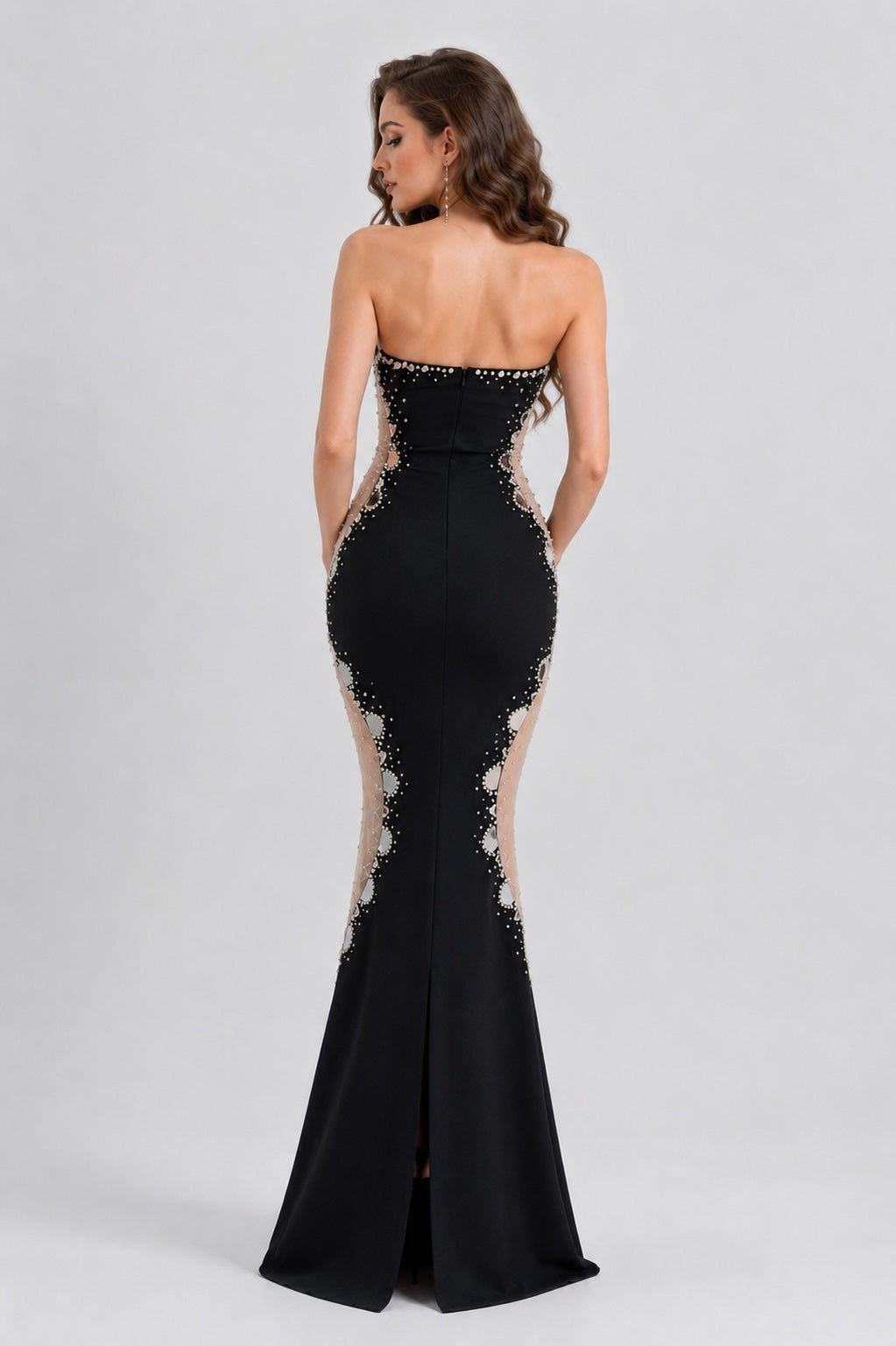 Robe longue sirène femme Dressie Dress en tulle avec bustier décolleté cœur, découpes côtés et détails de strass.
