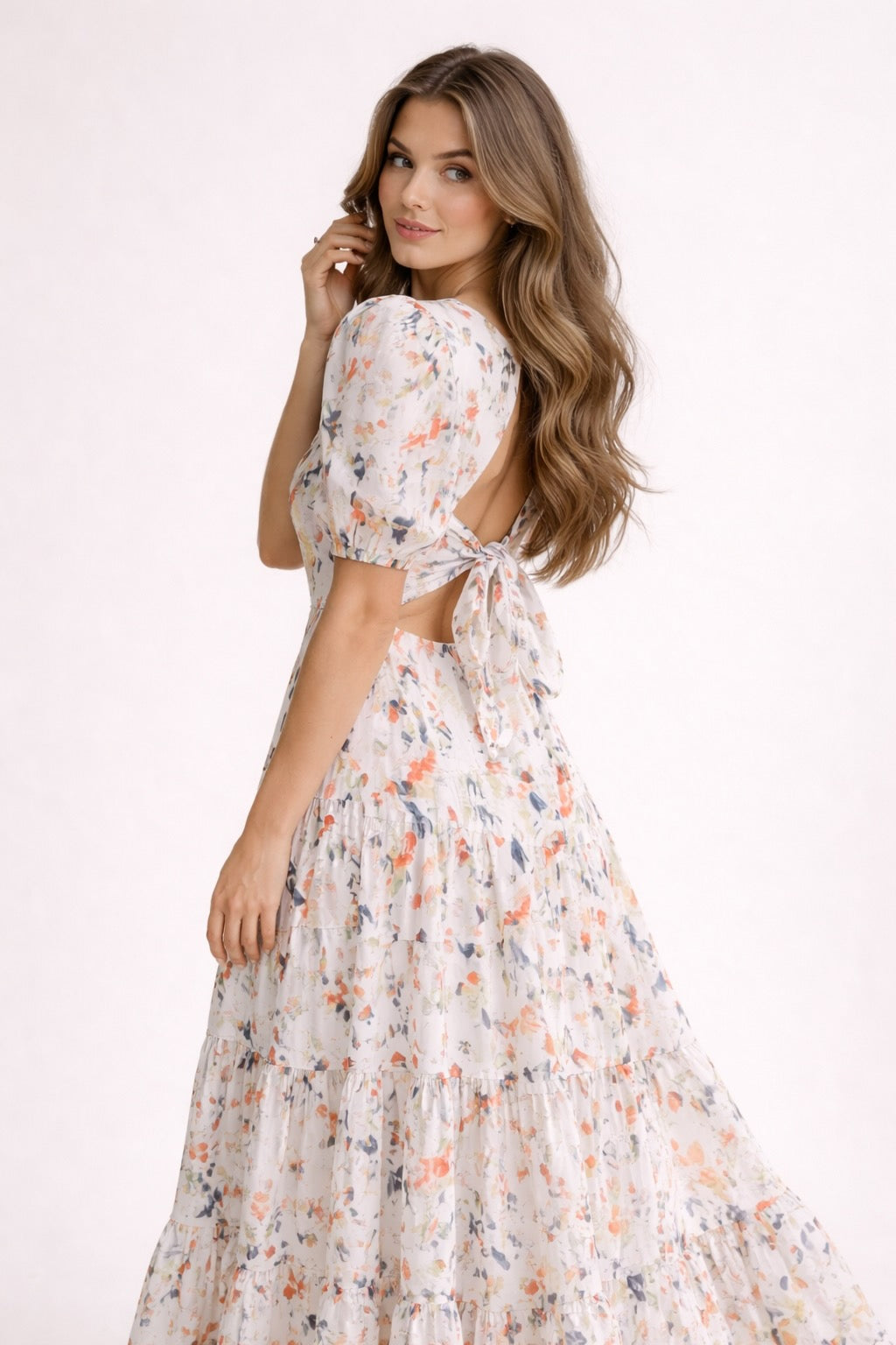 Robe longue à fleurs pour femme, décolleté en V, taille haute et jupe à volants, marque Dressie Dress.