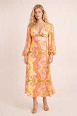 Robe longue imprimée pour femme Dressie Dress avec décolleté profond, manches bouffantes et taille haute, élégante et tendance.