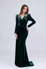 Robes de soirée longue en velours extensible avec col V cache-cœur manches longues épaules ornées de perles et taille marquée | Dressie Dress