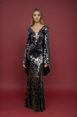 Femme Robe de soirée longue à sequins avec décolleté V plongeant empiècement en tulle et manches cape évasées – Silhouette élégante | Dressie Dress