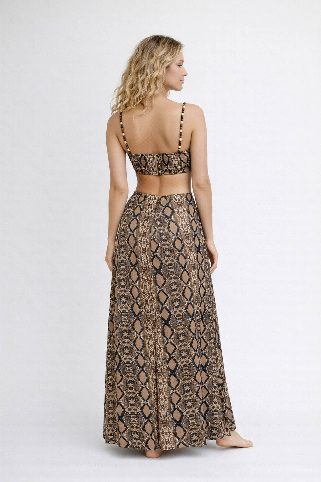 Femme Robe imprimée longue motif serpent avec décolleté cœur bretelles perlées découpes à la taille et lien devant jupe portefeuille asymétrique | Dressie Dress - Dressie Dress