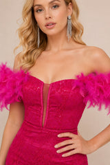 Robes de soirée longue moulante avec épaules dénudées et plumes dentelle brodée à sequins fente haute bretelles fines et empiècement tulle en V | Dressie Dress
