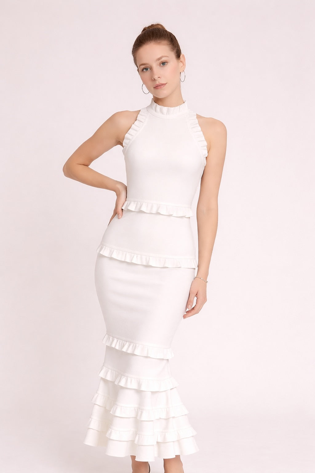 Femme Robe bandage longue avec volants col montant et dos nu coupe sirène – Élégante et moulante | Dressie Dress