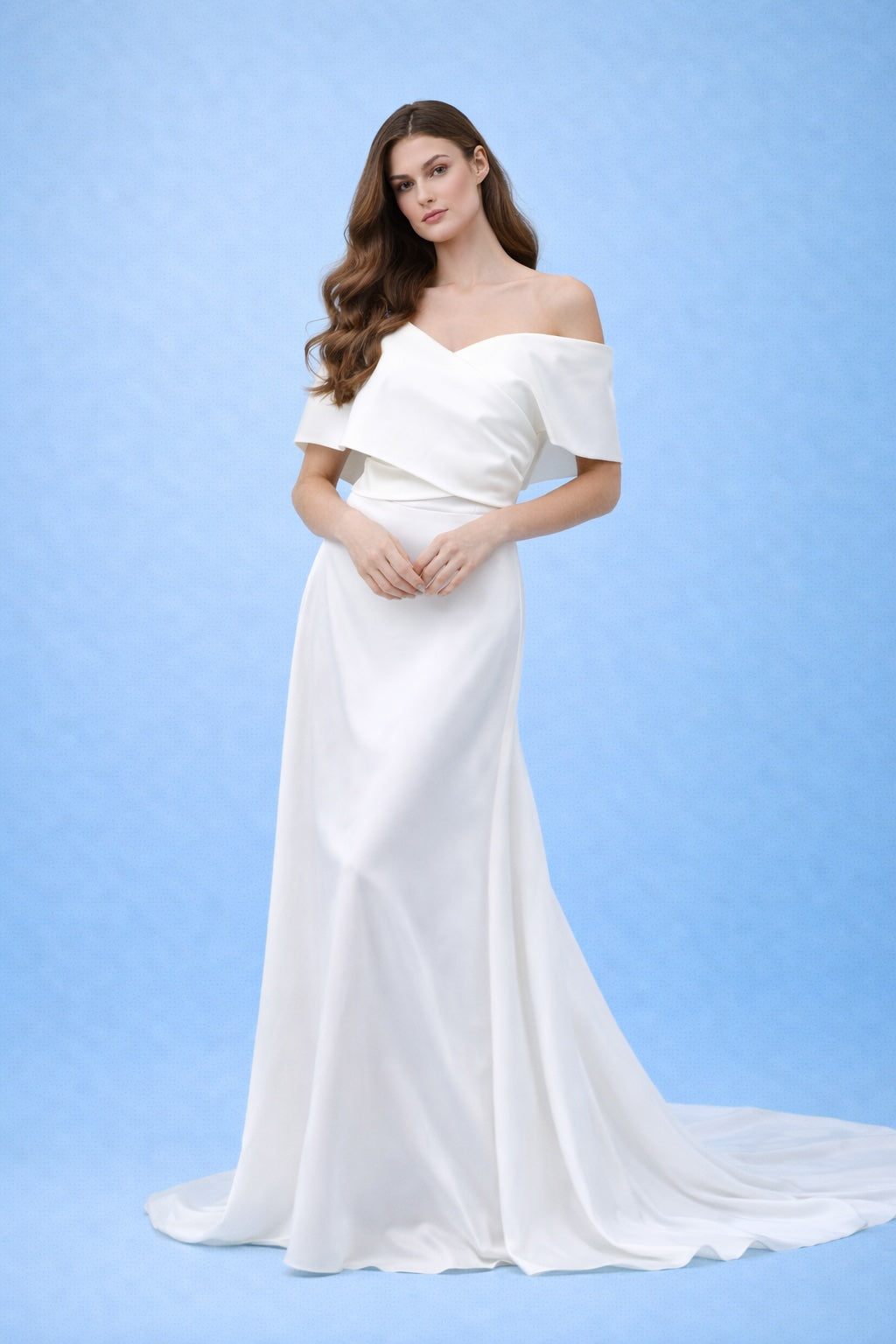 Mariée Robe de mariage style français avec encolure bardot et large drapé effet cape coupe sirène/colonne et traîne | Dressie Dress - Dressie Dress