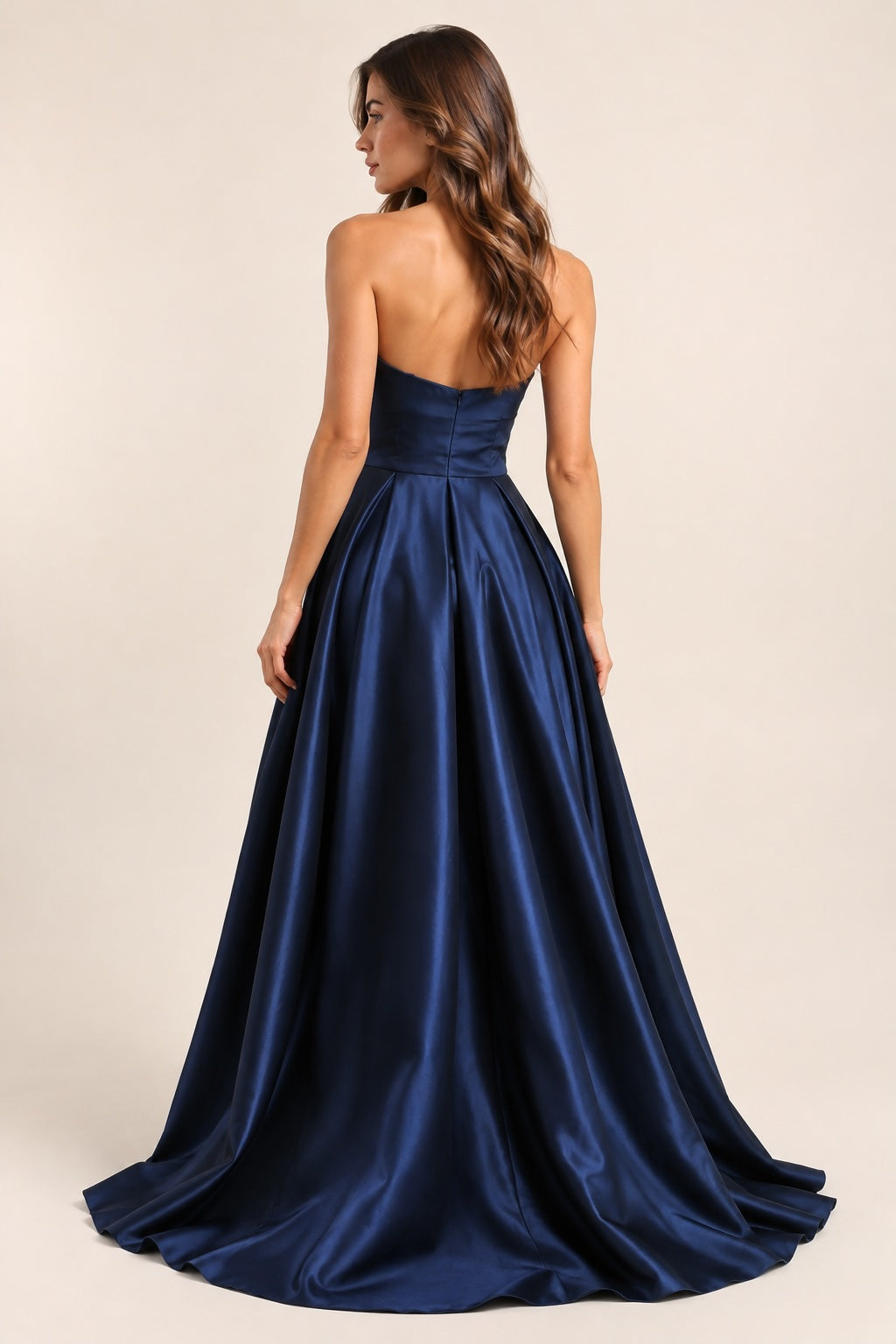 Robe de soirée bustier satinée Dressie Dress en bleu marine, jupe volumineuse avec fente élégante, parfait pour fêtes et occasions formelles