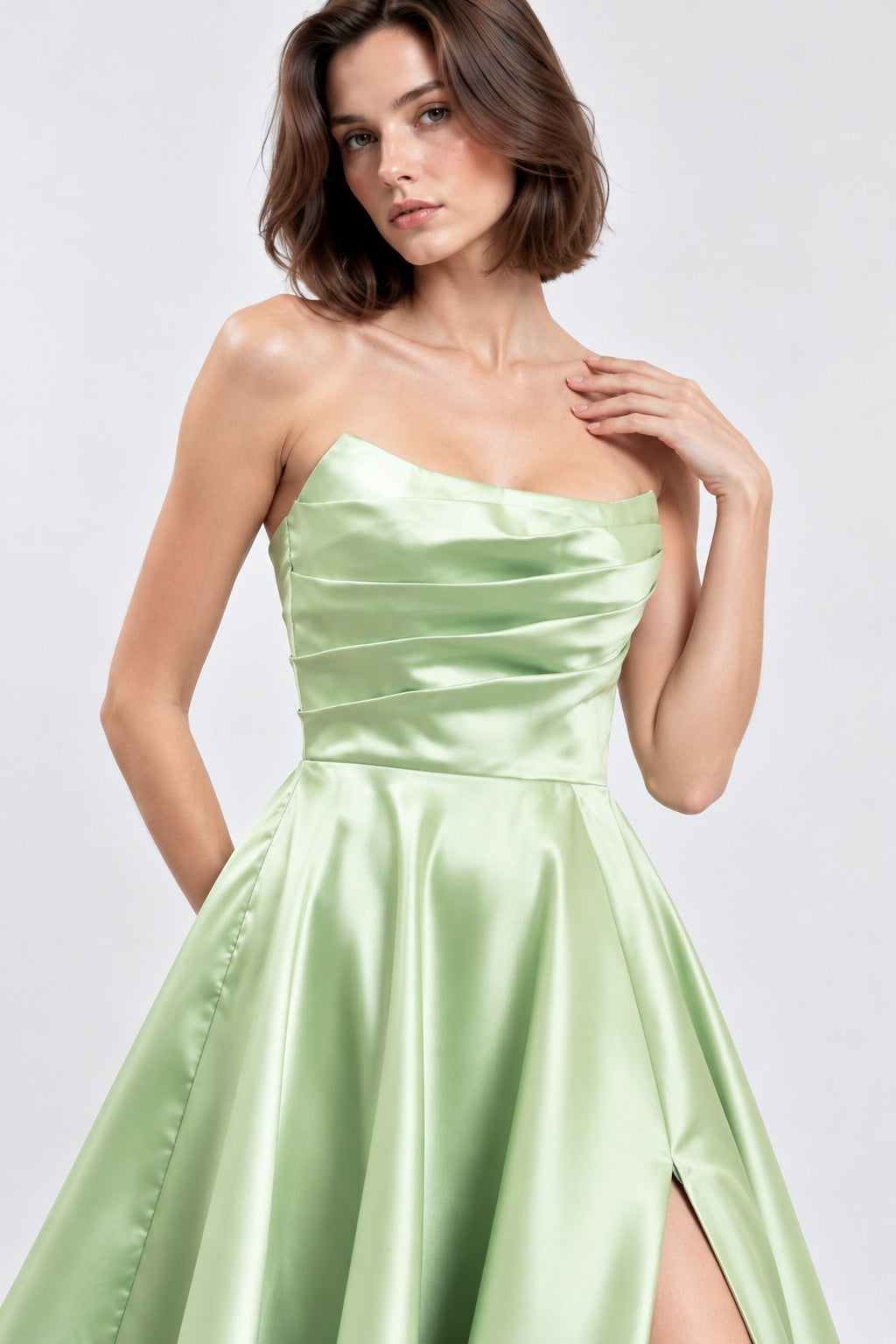 Robe de soirée femme Dressie Dress en satin bustier drapé avec jupe volumineuse et fente élégante, couleur citron.
