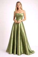 Women's Strapless Satin Evening Dress with Structured Draping + Voluminous Skirt and Elegant Slit – Chic and Sensual Look for New Year's Eve Parties and Evenings | Dressie Dress