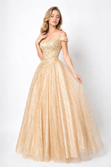 Robes de soirée princesse en tulle jacquard pailleté décolleté cœur épaules dénudées avec fines bretelles corsage brodé perlé jupe ample longue | Dressie Dress