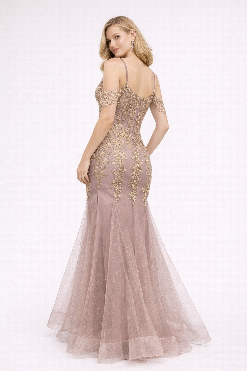 Robe de soirée sirène pour femme, bretelles, épaules dénudées, dentelle brodée, décolleté en cœur, tulle scintillant.