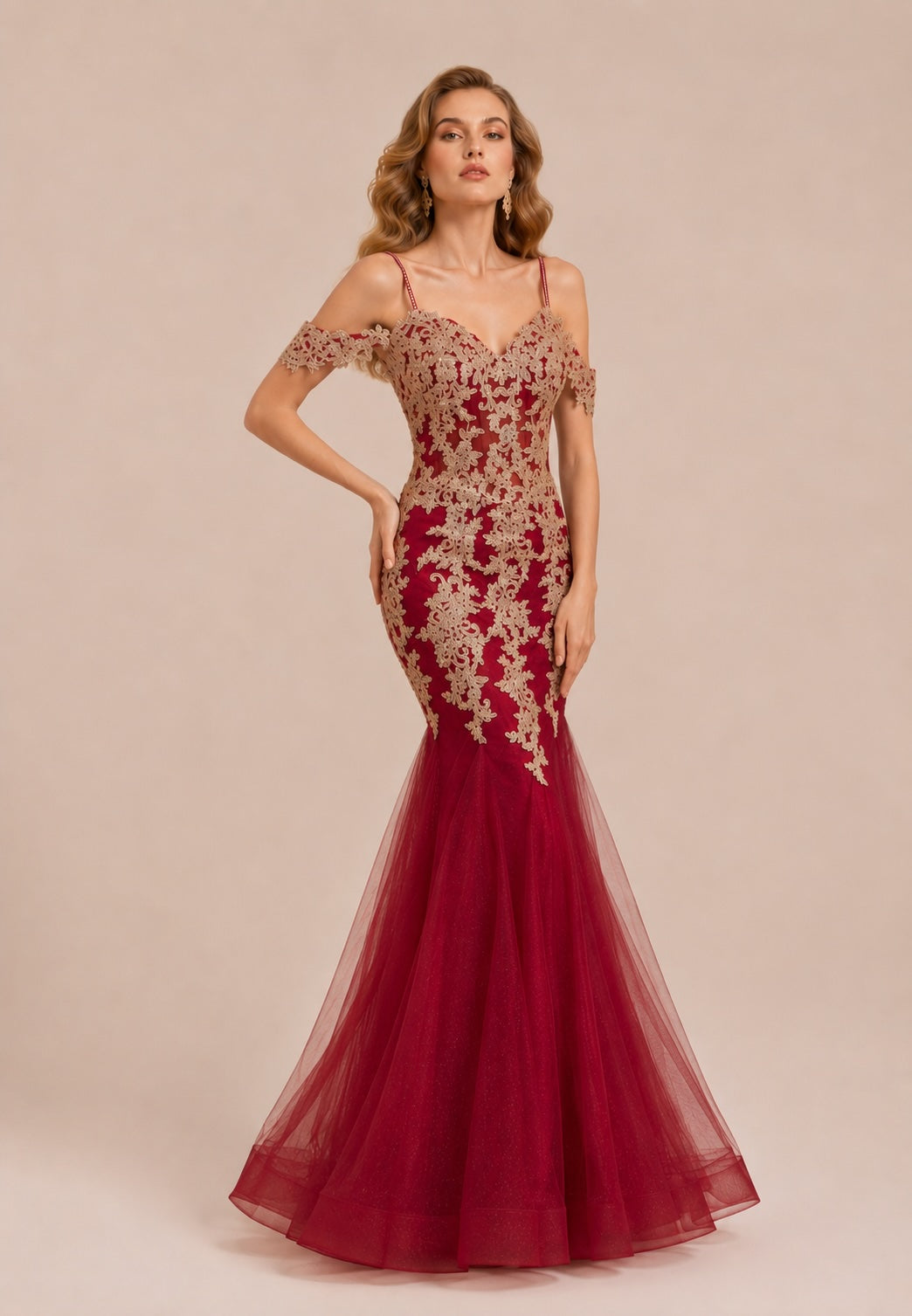 Robe de soirée sirène pour femme, bretelles épaules dénudées, dentelle brodée, décolleté cœur, tulle scintillant, taille cintrée.