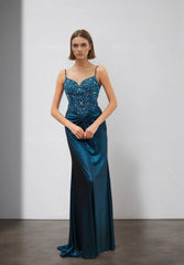 Femme Robes de soirée sirène à fines bretelles et décolleté V corsage entièrement orné de perles/strass drapé croisé à la taille | Dressie Dress - Dressie Dress