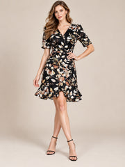 Robe imprimée fleurie pour femme, col V, manches courtes, taille cintrée, ourlet volanté, robe élégante Dressie Dress