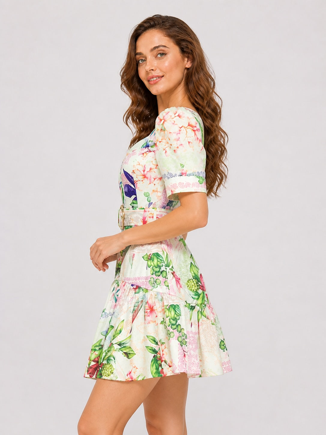 Robe courte pour femme Dressie Dress à imprimé floral, décolleté cœur, manches bouffantes, ceinture à boucle et ourlet volanté