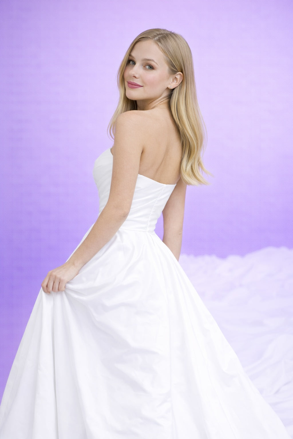 Robe de mariage bustier décolleté cœur jupe A-line ample avec traîne taille marquée et drapé structuré + fente haute | Dressie Dress - Dressie Dress